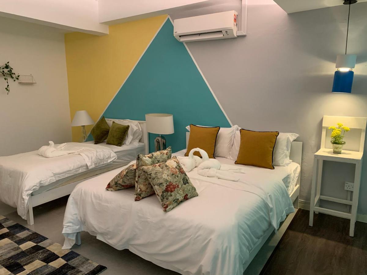 Mybed Homestay Паданг Бесар Экстерьер фото